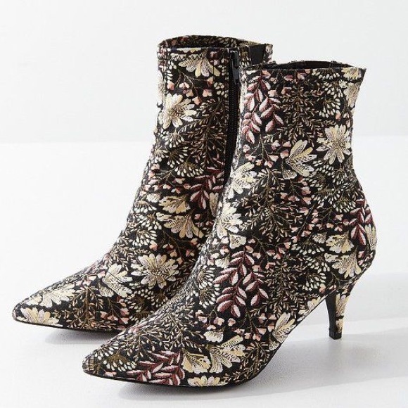Urban Outfitters Shoes - Urban Outfitters OU Hazel Floral Jacquard Ankle Boot Sock Size 7